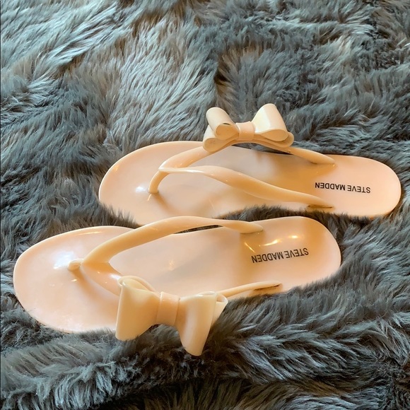 Steven Madden Bow Flip-Flops - Picture 2 of 2